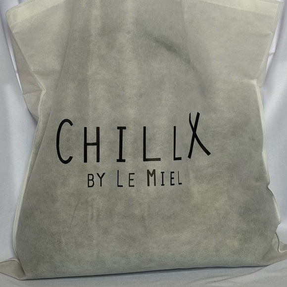 Chillx by Le Meil Stitched Purse with Storage Bag - Picture 5 of 5